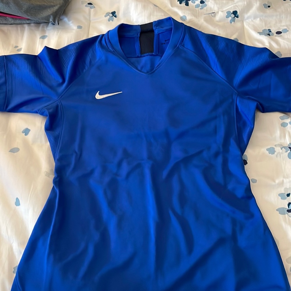 NWOT Nike Dri-fit T